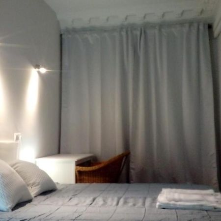 Hostal Trevinca Madrid Exteriör bild